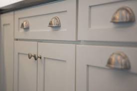 kitchen cabinet s and pulls