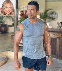Kelly Ripa to Release First Book, Live ...