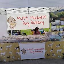 Endless call, and a line behind me formed. Mutt Madness Dog Bakery Dubai Dubai 2021