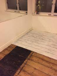 how to paint floorboards white