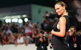 Adi ezra and bar refaeli have been married for 5 years. Model Bar Refaeli Has 3rd Baby As Taxman Closes In The Times Of Israel