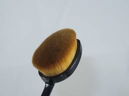 missha professional oval makeup brush