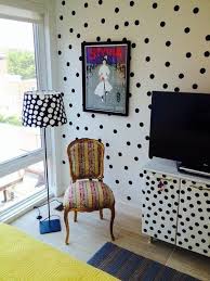 simple rooms that use polka dot design