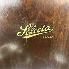 selecta oak cabinet gramophone w49cm