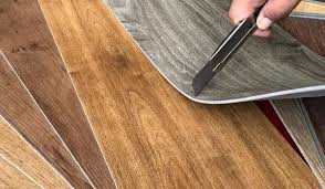 Dengan konstruksi yang lentur, vinyl flooring mengikuti rataan subfloor yang ada, sehingga jika ada penyok atau tonjolan, maka akan terlihat. Ini Manfaat Menggunakan Lantai Vinyl Decorindo Perkasa