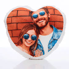 Want to try something new and romantic for his birthday this year? Birthday Gifts And Gift Ideas For Boyfriends Buy From Prezzybox Com