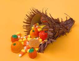 Candy Cornucopia Thanksgiving Craft - Happiness is Homemade