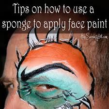 sponge to apply face paint