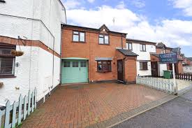 2 bed terraced house in