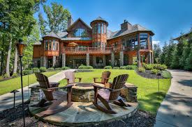 luxury lakehouse lake keowee real estate