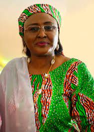 We would like to show you a description here but the site won't allow us. Datei The First Lady Of Nigeria Her Excellency Aisha Buhari Jpg Wikipedia