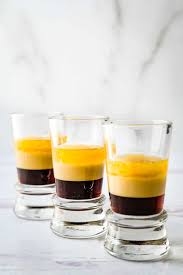how to build layered b 52 shots at home