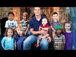 Philip rivers is a surefire hall of famer, his after he's showered, changed and handled his media responsibilities, rivers often still trots back out onto the field to throw the ball around with his kids. Bill Burr Philip Rivers And Having 9 Kids Youtube