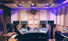 Review of the best music studio, recording and production equipment. Recording Studio Equipment Ultimate List Updated 2021