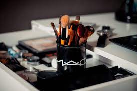 mac cosmetics how to get a free
