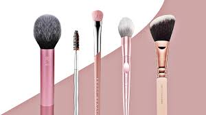 makeup brushes you need in your beauty kit