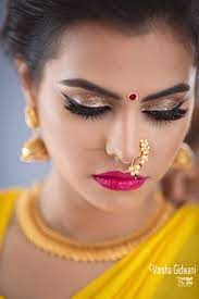 marathi bride makeup with shimmery eyes