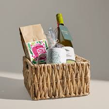 holiday gift basket ideas for small