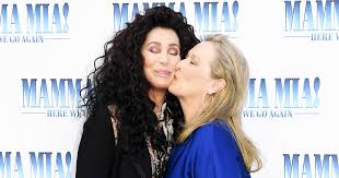 Here we go again (2018) 4 of 186. Cher Meryl Streep Kiss At Mamma Mia 2 Premiere Pics