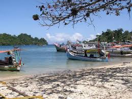 Hasil gambar untuk gambar pantai sendang biru