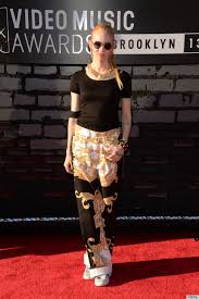 Grimes 2 Chainz Wear The Same Pants At The 2013 Mtv Vmas