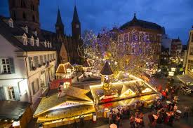 In the centre of kaiserslautern near the town hall is a museum for art from the 1800s to the 2000s. Kaiserslautern Corona Weihnachtsmarkt Nimmt Langsam Formen An Metropolnews Info