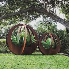 Amazing Sculptural Planters For Making
