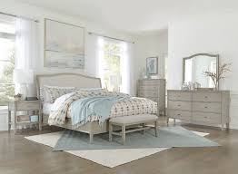 charlotte queen upholstered bedroom set