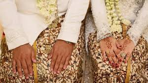 15a, iringmulyo, metro timur ucihasaringgan4@gmail.com abstrak: Hak Bersama Suami Istri Dalam Perkawinan