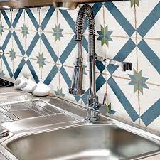 the best way to clean kitchen tiles