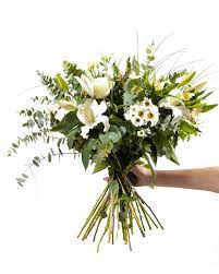 bouquet in white colors send flowers