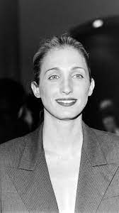 why carolyn bessette kennedy s fashion