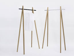 Chop Stick: Garderobe von Andreas Saxer
