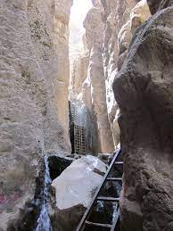 پرونده:Gharasoo Waterfalls (Khorasan, Iran) 001.jpg - ویکی‌پدیا، دانشنامهٔ  آزاد
