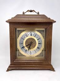 Vintage Bulova Chiming Mantel Clock