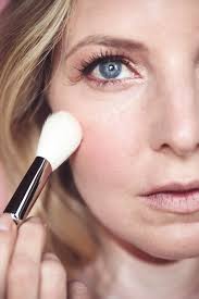 7 makeup tips for women over 40 that