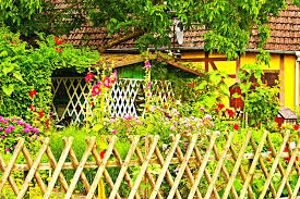 How To Make A Garden Fence Properly