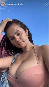 Selena Gomez Wore the Most Stunning Pink Bikini During a Boat Day With  Friends — See Photos | Teen Vogue