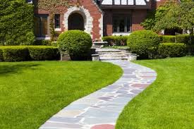 6 Reasons To Install A Walkway Mr