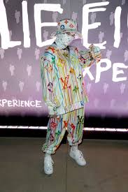 More outfits of billie eilish. Billie Eilish Likes When Her Outfits Make Heads Look Up Exclusive Entertainment Tonight