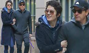 Mary elizabeth winstead as nikki swango, a crafty and alluring young woman with a passion for competitive bridge. Ewan Mcgregor And Mary Elizabeth Winstead Snuggle Up While Strolling Through Chilly New York City Daily Mail Online