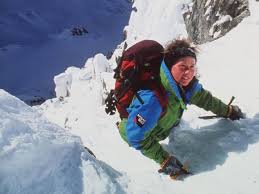 the first woman to climb mount everest