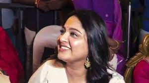 Anushka Shetty makes rare public appearance at temple after a long time -  Hindustan Times