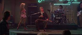 Julie Michaels nude on stage in Road House (1989) - Celebs Roulette Tube