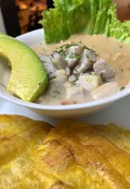 Delicioso ceviche Jipijapa con maní y aguacate