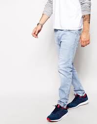Relaxed Tapered Jeans In Light Wash