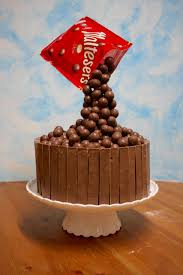 My blood sugar dropped like a rock in a pond when i ran out of cake. Green Gourmet Giraffe Floating Malteser Cake For 10 Year Blog Anniversary