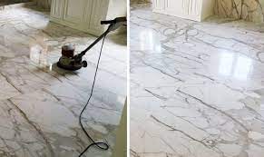 polishing a marble floor respecting the