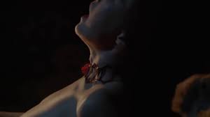 Melisandre gives birth to a shadow - video Dailymotion