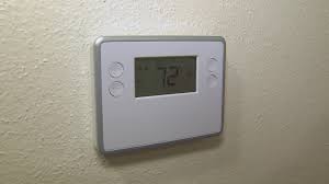 thermostat changes set rature on